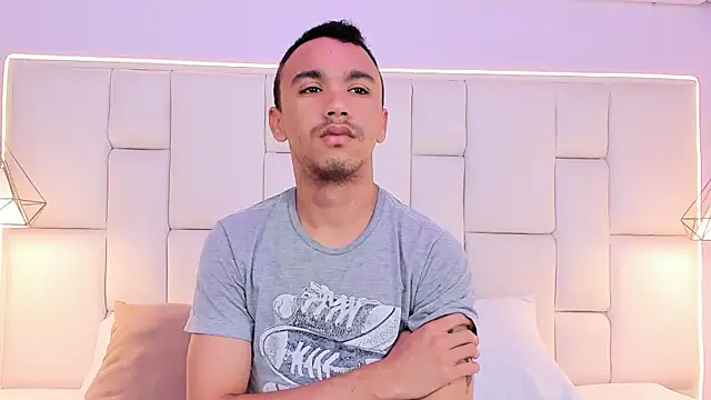 Snapshot of AndresSolorzano1 chatting on May 2026 11:26:01 AM AndresSolorzano1 online show from May 2026 11:26:01 AM