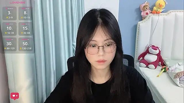 Snapshot of Luna-666 chatting on May 2026 02:12:01 PM Luna-666 online show from May 2026 02:12:01 PM