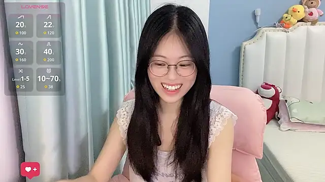 Snapshot of Luna-666 chatting on June 2026 12:59:01 PM Luna-666 online show from June 2026 12:59:01 PM
