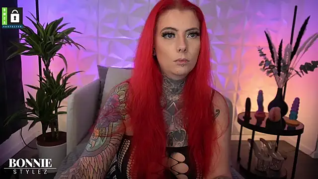 Snapshot of BonnieStylez chatting on February 2025 09:25:02 AM BonnieStylez online show from February 2025 09:25:02 AM