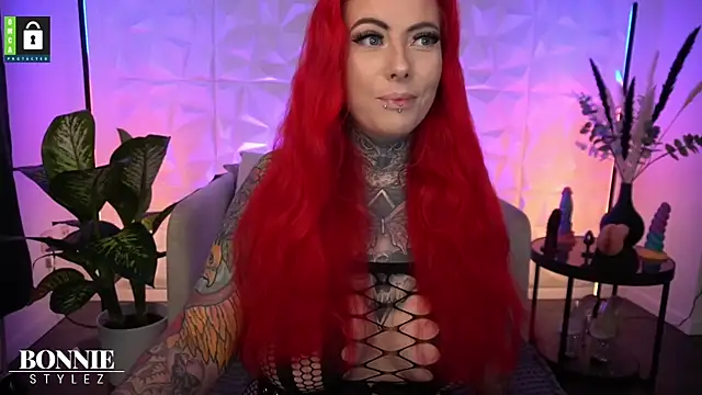 Snapshot of BonnieStylez chatting on September 2025 03:17:01 AM BonnieStylez online show from September 2025 03:17:01 AM