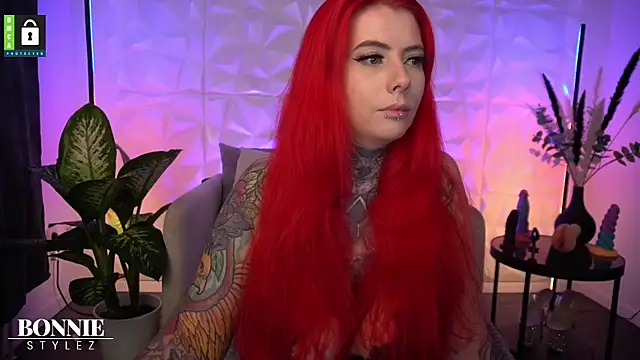 Snapshot of BonnieStylez chatting on September 2025 07:35:01 PM BonnieStylez online show from September 2025 07:35:01 PM