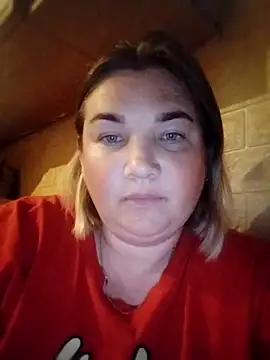 Snapshot of MiyaOlliver chatting on April 2026 06:39:01 PM MiyaOlliver online show from April 2026 06:39:01 PM