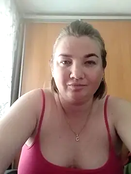 Snapshot of MiyaOlliver chatting on May 2026 02:33:02 PM MiyaOlliver online show from May 2026 02:33:02 PM