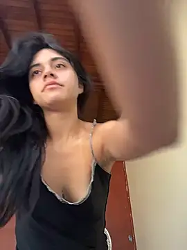mia moonna online show from June 2026 12:15:01 PM