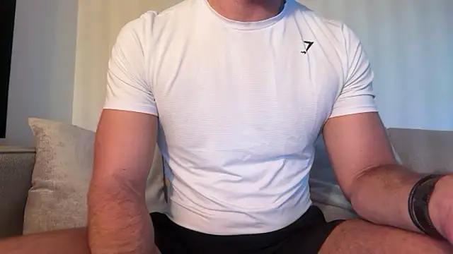 Snapshot of gymshrk chatting on April 2026 04:52:02 AM gymshrk online show from April 2026 04:52:02 AM