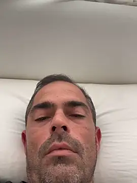 Snapshot of Riccardo86xx chatting on May 2026 01:37:02 PM Riccardo86xx online show from May 2026 01:37:02 PM