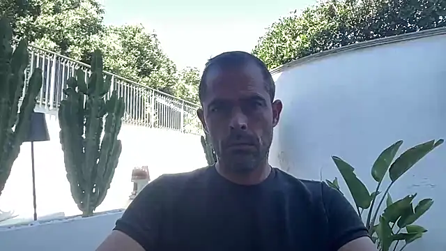 Snapshot of Riccardo86xx chatting on May 2026 02:45:01 PM Riccardo86xx online show from May 2026 02:45:01 PM