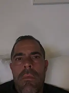 Snapshot of Riccardo86xx chatting on May 2026 08:06:01 PM Riccardo86xx online show from May 2026 08:06:01 PM