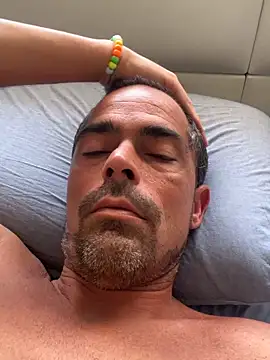 Snapshot of Riccardo86xx chatting on June 2026 01:02:02 PM Riccardo86xx online show from June 2026 01:02:02 PM