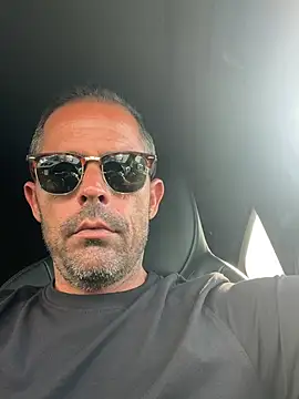 Snapshot of Riccardo86xx chatting on July 2026 03:14:02 PM Riccardo86xx online show from July 2026 03:14:02 PM