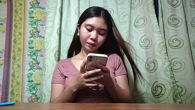 Snapshot of RegenaKhanponaphan chatting on May 2026 01:12:01 AM RegenaKhanponaphan online show from May 2026 01:12:01 AM