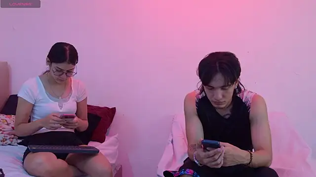 sweetauracouple online show from May 2026 11:49:02 AM