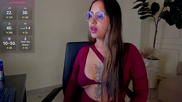 Snapshot of MayaLee_ chatting on June 2026 03:15:02 AM MayaLee online show from June 2026 03:15:02 AM