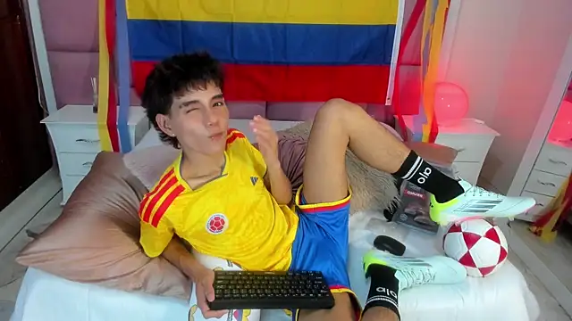 Snapshot of christopher_robin4 chatting on June 2026 07:34:02 PM christopher robin4 online show from June 2026 07:34:02 PM