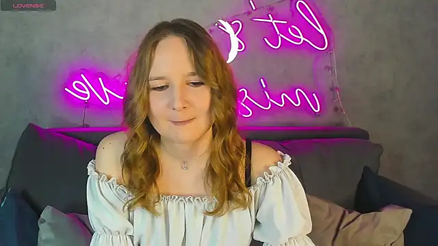 Emmaa Kimm online show from May 2026 01:03:02 AM