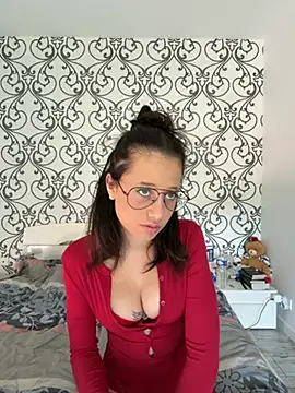 Snapshot of lilou_philips chatting on May 2026 12:12:01 PM lilou philips online show from May 2026 12:12:01 PM