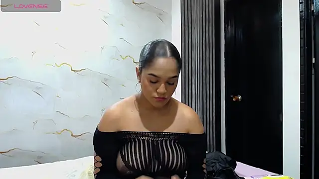 Liaa cams online show from June 2026 03:00:01 AM