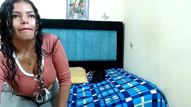 LUCYXS1 online show from May 2026 11:50:02 AM