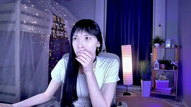 Snapshot of SeraphineSparda chatting on June 2026 11:24:02 AM SeraphineSparda online show from June 2026 11:24:02 AM