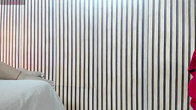NATY BUSTOS online show from June 2026 10:23:02 PM