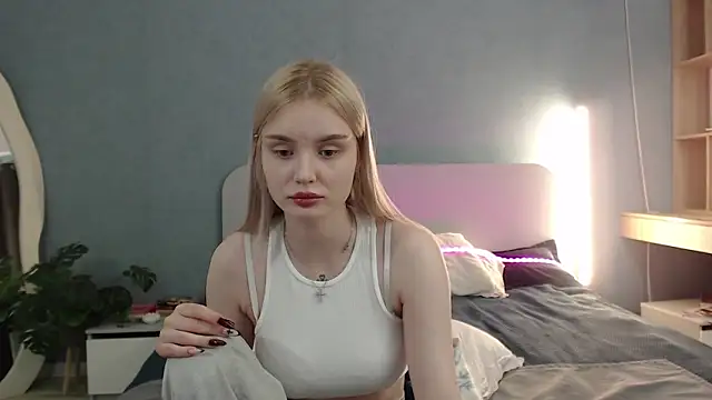 Snapshot of Angel_Share chatting on June 2026 05:55:02 AM Angel Share online show from June 2026 05:55:02 AM