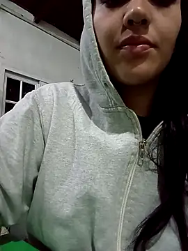 paula2422 online show from May 2026 10:11:02 AM