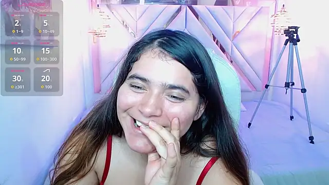 Laurha  online show from July 2026 07:38:01 PM