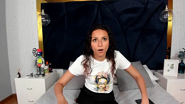ANAMARIAMD online show from May 2026 07:09:01 PM