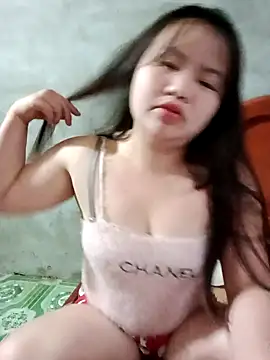 Snapshot of Lily_Henry chatting on May 2026 10:48:02 PM Lily Henry online show from May 2026 10:48:02 PM