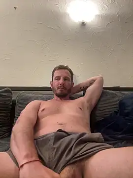 Snapshot of Oliverhnt chatting on May 2026 10:05:01 PM Oliverhnt online show from May 2026 10:05:01 PM