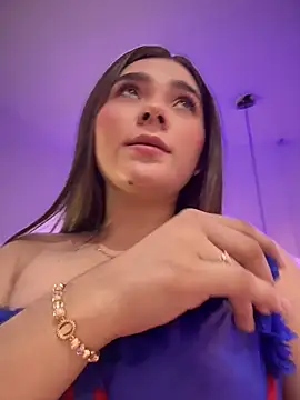 Snapshot of Mia_Rodriguezz_ chatting on May 2026 03:23:01 AM Mia Rodriguezz online show from May 2026 03:23:01 AM