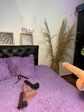 Snapshot of mia_valentine__ chatting on July 2026 09:25:01 PM mia valentine online show from July 2026 09:25:01 PM