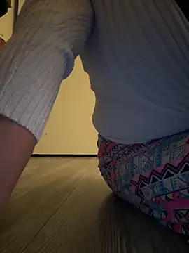 PeachyPlumby online show from May 2026 05:13:01 AM
