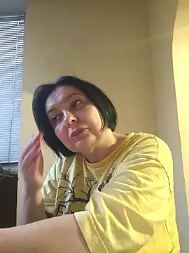 Snapshot of EmmaEmmy40 chatting on May 2026 05:40:02 PM EmmaEmmy40 online show from May 2026 05:40:02 PM