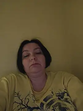 Snapshot of EmmaEmmy40 chatting on May 2026 07:31:01 PM EmmaEmmy40 online show from May 2026 07:31:01 PM