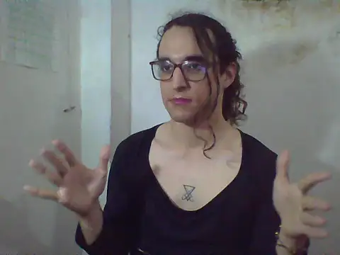 LaCuerva online show from May 2026 07:45:02 PM