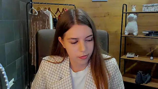 Snapshot of RuthhCox chatting on May 2026 01:18:02 PM RuthhCox online show from May 2026 01:18:02 PM