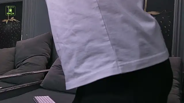 WilliamGriffith online show from June 2026 04:35:01 AM