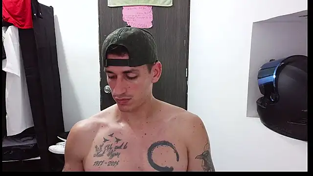 RaulRico online show from June 2026 12:22:02 AM