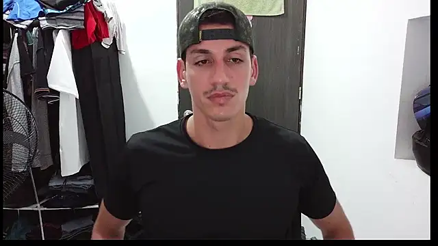 RaulRico online show from June 2026 03:44:01 AM