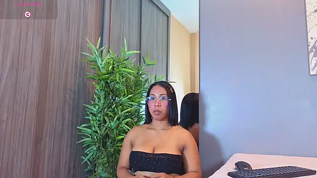 Snapshot of Karlie_moore_ chatting on May 2026 09:22:02 PM Karlie moore online show from May 2026 09:22:02 PM