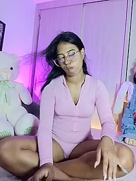 Raven stonee01 online show from May 2026 09:31:01 PM