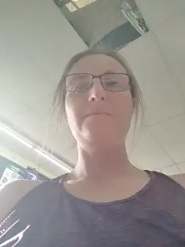 Queenle91 online show from June 2026 11:43:01 PM