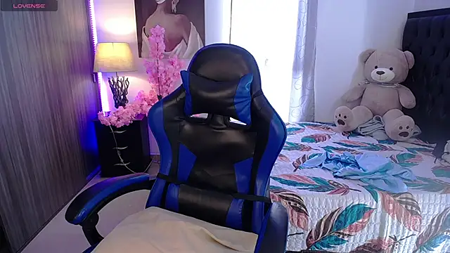 MarQueen1  online show from May 2026 04:04:02 PM