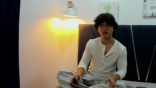Snapshot of latin_beast4 chatting on May 2026 10:37:02 PM latin beast4 online show from May 2026 10:37:02 PM
