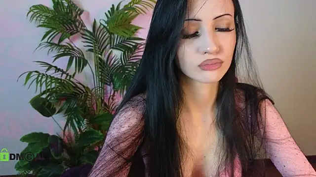 Snapshot of Tori_wow chatting on May 2026 07:54:02 PM Tori wow online show from May 2026 07:54:02 PM