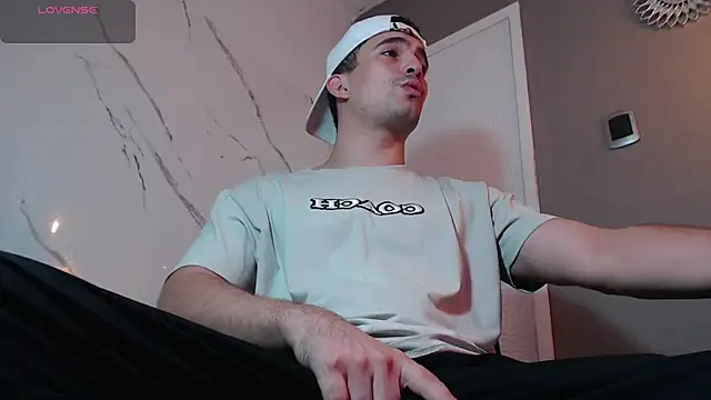 tanner-hard  online show from June 2026 07:56:02 PM