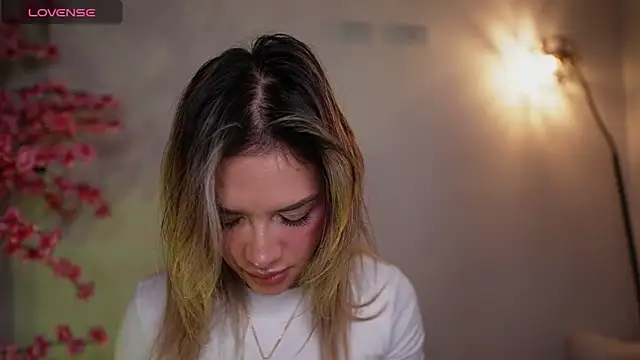 Snapshot of R4-V3N chatting on January 2025 08:41:02 AM R4-V3N online show from January 2025 08:41:02 AM