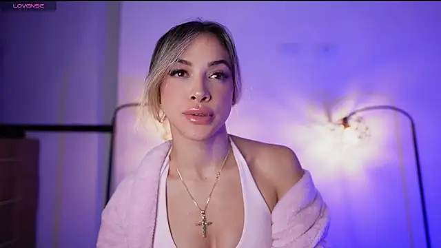 Snapshot of R4-V3N chatting on January 2025 04:59:01 AM R4-V3N online show from January 2025 04:59:01 AM